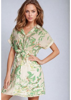 Zielona Sukienka Taliowana z Koszulową Górą w Abstrakcyjny Wzór Namselle ze sklepu Born2be Odzież w kategorii Sukienki - zdjęcie 173841402