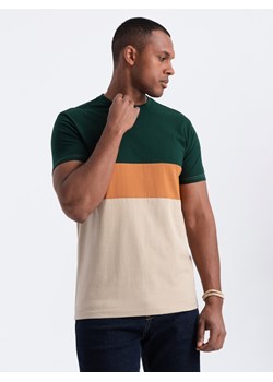 T-shirt męski trójkolorowy w szerokie pasy - zielono-beżowy V4 OM-TSCT-0152 ze sklepu ombre w kategorii T-shirty męskie - zdjęcie 173848283