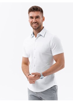Dzianinowa męska koszula slim fit z krótkim rękawem i kołnierzykiem – biała V1 OM-SHSS-0100 ze sklepu ombre w kategorii Koszule męskie - zdjęcie 173848311