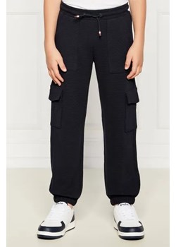 Tommy Hilfiger Spodnie cargo | Regular Fit ze sklepu Gomez Fashion Store w kategorii Spodnie chłopięce - zdjęcie 173853821