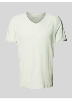 T-shirt z dekoltem w serek ze sklepu Peek&Cloppenburg  w kategorii T-shirty męskie - zdjęcie 173857360