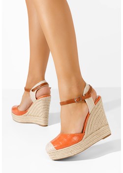 Pomarańczowe sandały na koturnie Benisa V2 ze sklepu Zapatos w kategorii Sandały damskie - zdjęcie 173858924