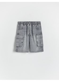 Reserved - Jeansowe szorty cargo - jasnoszary ze sklepu Reserved w kategorii Spodenki chłopięce - zdjęcie 173859053