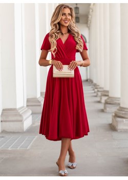 Malinowa sukienka midi z dekoltem V Raison - malinowy ze sklepu pakuten.pl w kategorii Sukienki - zdjęcie 173872992