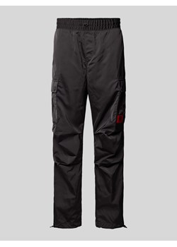 Spodnie cargo z prostą nogawką i naszywką z logo model ‘Guno’ ze sklepu Peek&Cloppenburg  w kategorii Spodnie męskie - zdjęcie 173874472