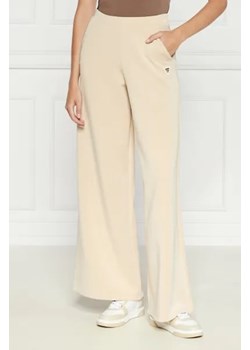 GUESS ACTIVE Spodnie OLYMPE | Relaxed fit ze sklepu Gomez Fashion Store w kategorii Spodnie damskie - zdjęcie 173874942