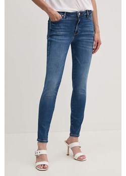Guess jeansy damskie kolor niebieski W4YA76 D5E41 ze sklepu ANSWEAR.com w kategorii Jeansy damskie - zdjęcie 173877491
