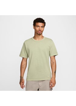 Męska dzianinowa koszulka z krótkim rękawem Nike Life - Zieleń ze sklepu Nike poland w kategorii T-shirty męskie - zdjęcie 173878944
