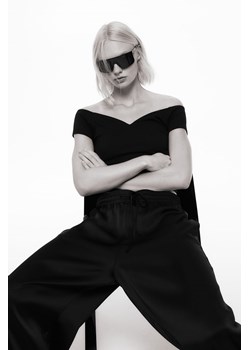 H & M - Krótki top z odkrytymi ramionami - Czarny ze sklepu H&M w kategorii Bluzki damskie - zdjęcie 173879084