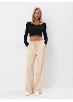 Mohito - Beżowe spodnie dresowe - beżowy ze sklepu Mohito w kategorii Spodnie damskie - zdjęcie 173882754