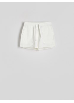 Reserved - Szorty z bawełnianej tkaniny - biały ze sklepu Reserved w kategorii Szorty - zdjęcie 173883384