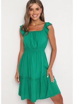 Zielona Taliowana Sukienka z Wiskozą i Bawełną Falbankami oraz Gumką w Talii Hemvia ze sklepu Born2be Odzież w kategorii Sukienki - zdjęcie 173885492