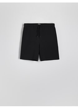 Reserved - Dresowe szorty regular fit - czarny ze sklepu Reserved w kategorii Spodenki męskie - zdjęcie 173886513