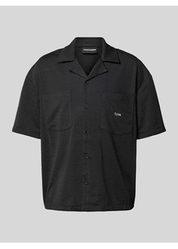 Koszula casualowa o pudełkowym kroju z fakturowanym wzorem model ‘WYTON’ ze sklepu Peek&Cloppenburg  w kategorii Koszule męskie - zdjęcie 173887480