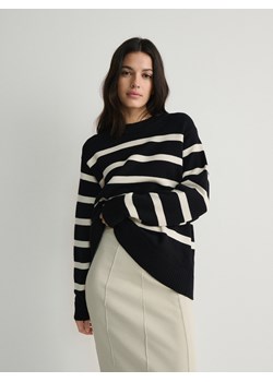 Reserved - Oversizowy sweter w paski - czarny ze sklepu Reserved w kategorii Swetry damskie - zdjęcie 173888840