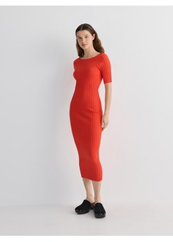 Reserved - Prążkowana sukienka midi - czerwony ze sklepu Reserved w kategorii Sukienki - zdjęcie 173888990