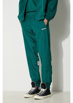 adidas Originals spodnie dresowe 80s Nylon Archive 3-Stripes Track Top kolor zielony gładkie JC6519 ze sklepu PRM w kategorii Spodnie męskie - zdjęcie 173890481