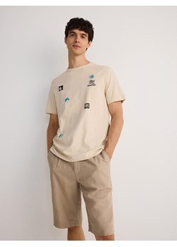 Reserved - T-shirt comfort z nadrukiem - beżowy ze sklepu Reserved w kategorii T-shirty męskie - zdjęcie 173898491