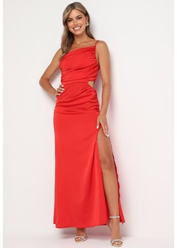 Czerwona Satynowa Sukienka Asymetryczna Koktajlowa z Wycięciami w Talii i Drapowaniem Ciafisa ze sklepu Born2be Odzież w kategorii Sukienki - zdjęcie 173953122