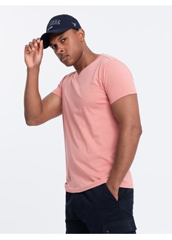 Klasyczna męska bawełniana koszulka z dekoltem w serek BASIC – różowa V7 OM-TSBS-0145 ze sklepu ombre w kategorii T-shirty męskie - zdjęcie 173969902