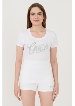 GUESS Biały t-shirt Script, Wybierz rozmiar XL ze sklepu outfit.pl w kategorii Bluzki damskie - zdjęcie 173970121