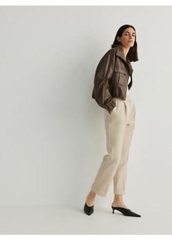 Reserved - Spodnie z mankietami - beżowy ze sklepu Reserved w kategorii Spodnie damskie - zdjęcie 173972793