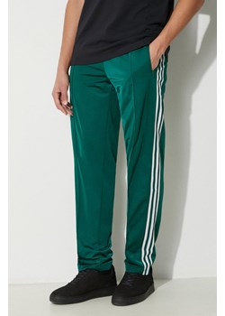 adidas Originals spodnie dresowe kolor zielony z aplikacją  IS1402 ze sklepu PRM w kategorii Spodnie męskie - zdjęcie 173978131