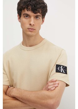 Calvin Klein Jeans t-shirt bawełniany kolor beżowy z aplikacją ze sklepu ANSWEAR.com w kategorii T-shirty męskie - zdjęcie 173983530