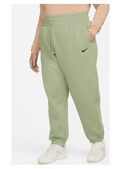 Damskie spodnie dresowe o kroju oversize z wysokim stanem Nike Sportswear Phoenix Fleece (duże rozmiary) - Zieleń ze sklepu Nike poland w kategorii Spodnie damskie - zdjęcie 173984801