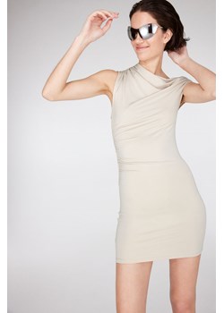 H & M - Marszczona sukienka na jedno ramię - Beżowy ze sklepu H&M w kategorii Sukienki - zdjęcie 173985024