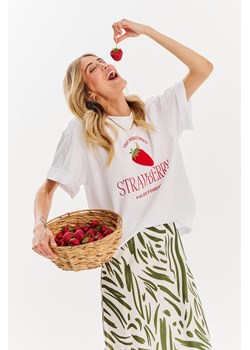 T-shirt Very Strawberry S/M ze sklepu NAOKO w kategorii Bluzki damskie - zdjęcie 173988713