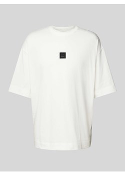 T-shirt o kroju oversized z naszywką z logo ze sklepu Peek&Cloppenburg  w kategorii T-shirty męskie - zdjęcie 173989453