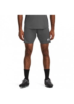 Męskie spodenki treningowe Under Armour UA M\'s Challenger Knit Short - szare ze sklepu Sportstylestory.com w kategorii Spodenki męskie - zdjęcie 173995944