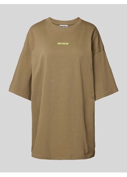 T-shirt o kroju oversized z logo Essentials ze sklepu Peek&Cloppenburg  w kategorii Bluzki damskie - zdjęcie 173999834