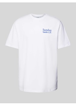 T-shirt z prążkowanym,okrągłym dekoltem model ‘SUNDAY’ ze sklepu Peek&Cloppenburg  w kategorii T-shirty męskie - zdjęcie 173999980