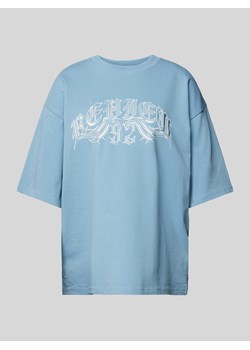 T-shirt o kroju oversized z nadrukiem z logo ze sklepu Peek&Cloppenburg  w kategorii Bluzki damskie - zdjęcie 174000271
