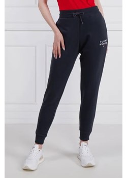 Tommy Hilfiger Spodnie dresowe | Regular Fit ze sklepu Gomez Fashion Store w kategorii Spodnie damskie - zdjęcie 174002082