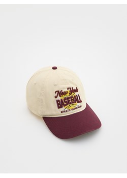 Reserved - Bawełniana czapka z daszkiem - złamana biel ze sklepu Reserved w kategorii Czapki dziecięce - zdjęcie 174007400