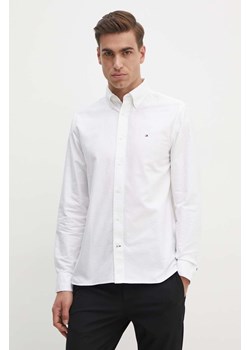 Tommy Hilfiger koszula bawełniana męska kolor biały relaxed z kołnierzykiem button-down ze sklepu ANSWEAR.com w kategorii Koszule męskie - zdjęcie 174018283