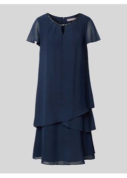 Sukienka koktajlowa o długości do kolan z obszyciem z ozdobnych kamieni ze sklepu Peek&Cloppenburg  w kategorii Sukienki - zdjęcie 174019541