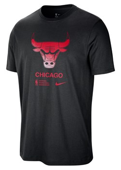 T-shirt męski NBA Nike Chicago Bulls Courtside - Czerń ze sklepu Nike poland w kategorii T-shirty męskie - zdjęcie 174019634