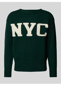 Sweter z dzianiny z wyhaftowanym napisem ze sklepu Peek&Cloppenburg  w kategorii Swetry męskie - zdjęcie 174037071