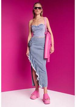 Niebieska Jeansowa Spódnica z Bawełny High Waist o Asymetrycznym Kroju z Falbanką i Kwiatem Savidia ze sklepu Renee odzież w kategorii Spódnice - zdjęcie 174047273