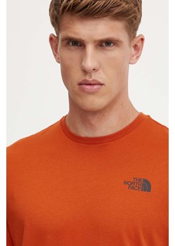 The North Face t-shirt bawełniany S/S Redbox Celebration Tee męski kolor pomarańczowy z nadrukiem NF0A87NV1I01 ze sklepu ANSWEAR.com w kategorii T-shirty męskie - zdjęcie 174063333