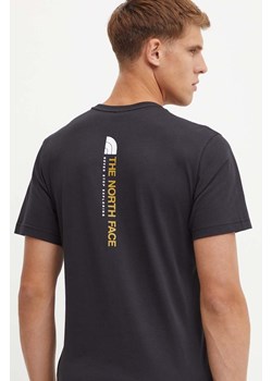 The North Face t-shirt bawełniany Vertical SS Tee męski kolor czarny z nadrukiem NF0A89FPJK31 ze sklepu ANSWEAR.com w kategorii T-shirty męskie - zdjęcie 174063353