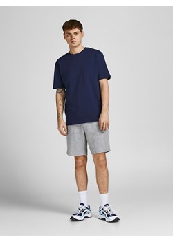 Jack &amp; Jones Szorty dresowe w kolorze jasnoszarym ze sklepu Limango Polska w kategorii Spodenki męskie - zdjęcie 174069130