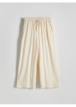 Reserved - Spodnie z wiskozy - złamana biel ze sklepu Reserved w kategorii Spodnie damskie - zdjęcie 174098992