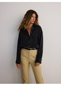 Reserved - Spodnie chino z paskiem - beżowy ze sklepu Reserved w kategorii Spodnie damskie - zdjęcie 174099621
