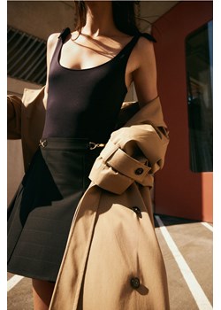 H & M - Body na wiązanych ramiączkach - Czarny ze sklepu H&M w kategorii Bluzki damskie - zdjęcie 174118141