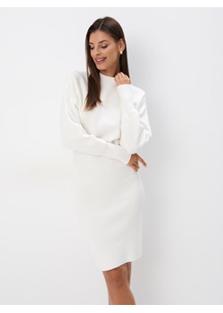 Mohito - Swetrowa sukienka mini - biały ze sklepu Mohito w kategorii Sukienki - zdjęcie 174125791